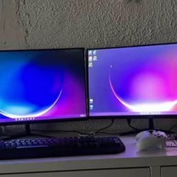 Gaming pc , with mouse , keyboard and monitors