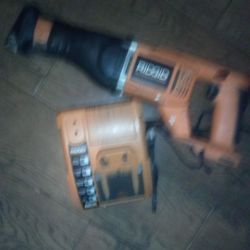 RIDGID CHARGER & SAW SAW 