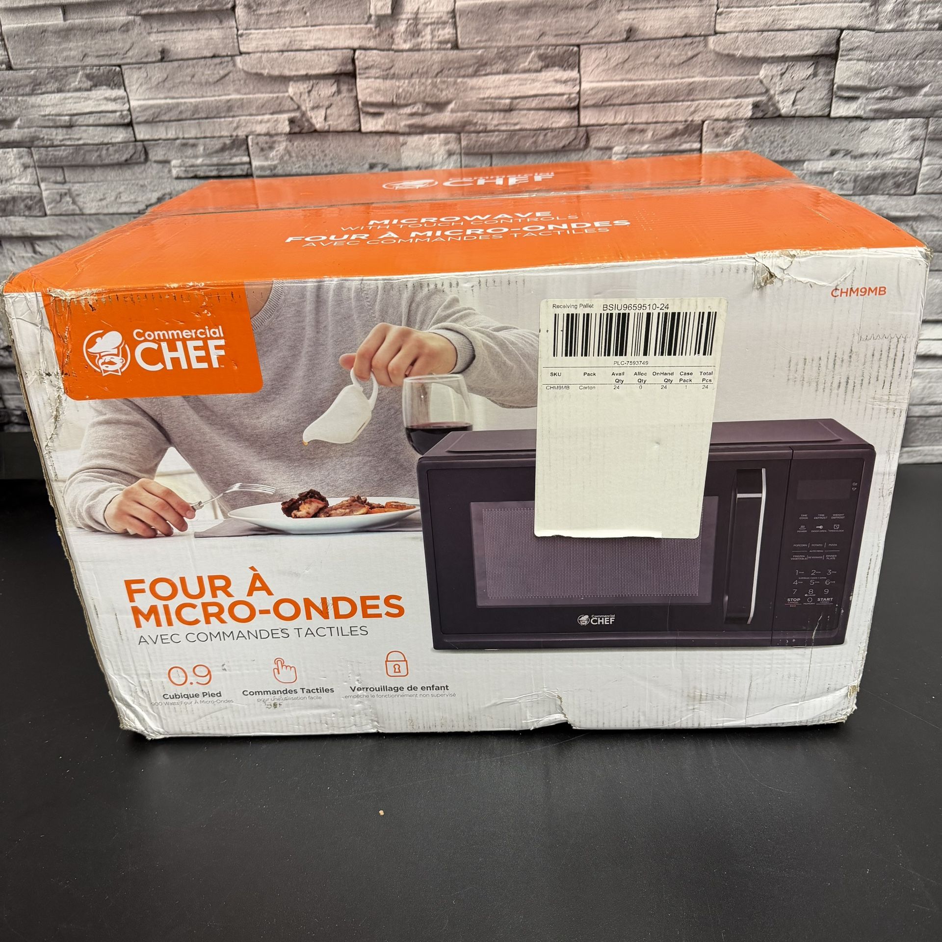 COMMERCIAL CHEF 0.9 Cubic Foot Microwave with 10 Power Levels, Small Microwave