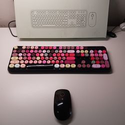 New colored Wirekess mouse and keyboard New.
Only 10 dollars. 
Incredible deal. 
