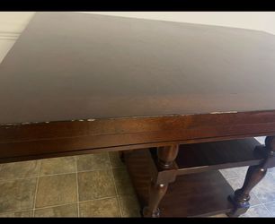 Dining room table