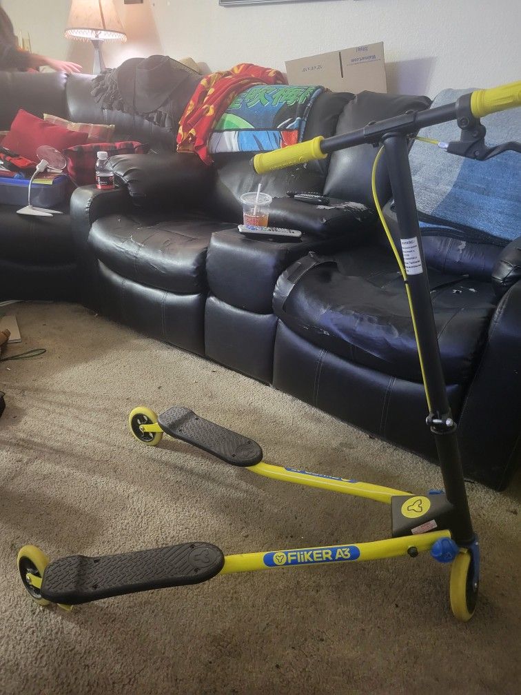 FIXER A3 Drift Scooter-3 wheels LIKE NEW