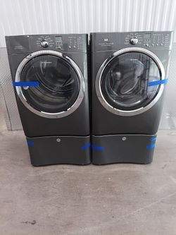 Electrolux washer and Dryer Set