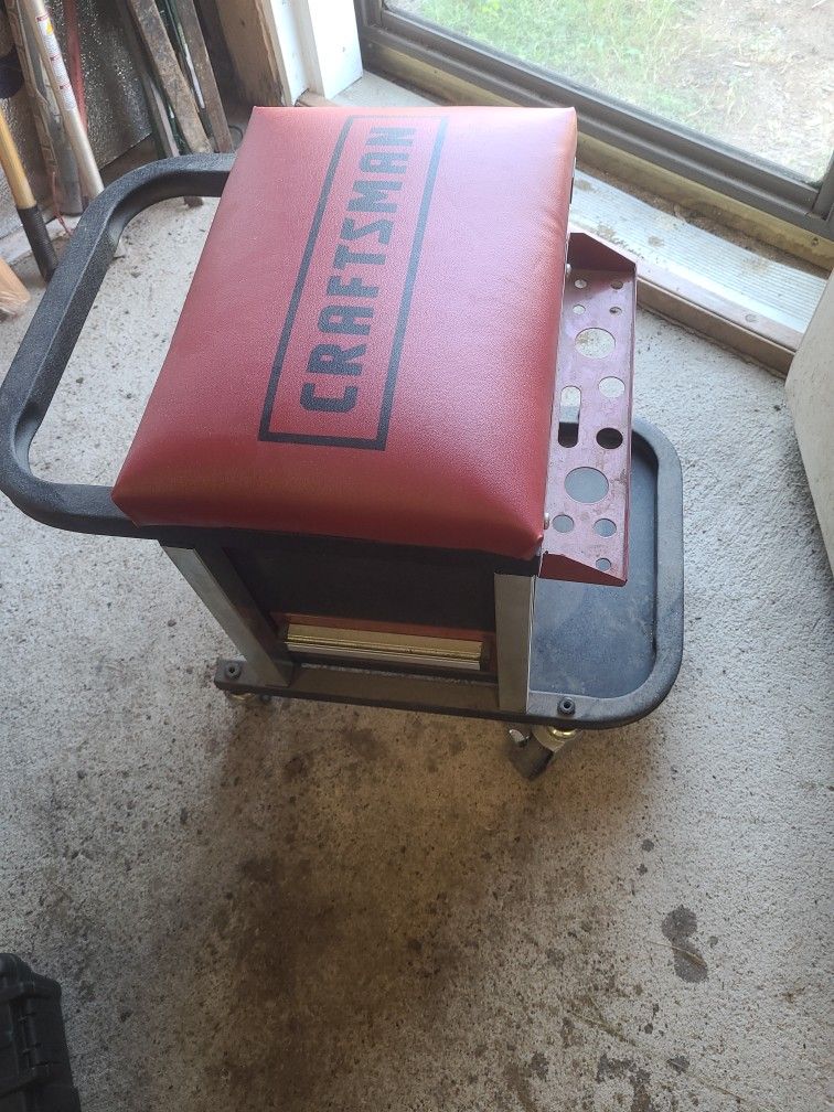Craftsman Seat Rolling. Tool Box