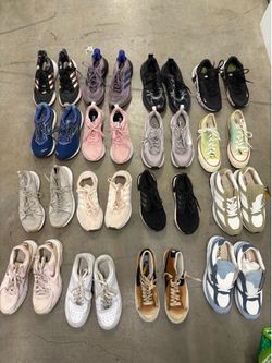 Lot of 16 pairs of running women’s shoes
