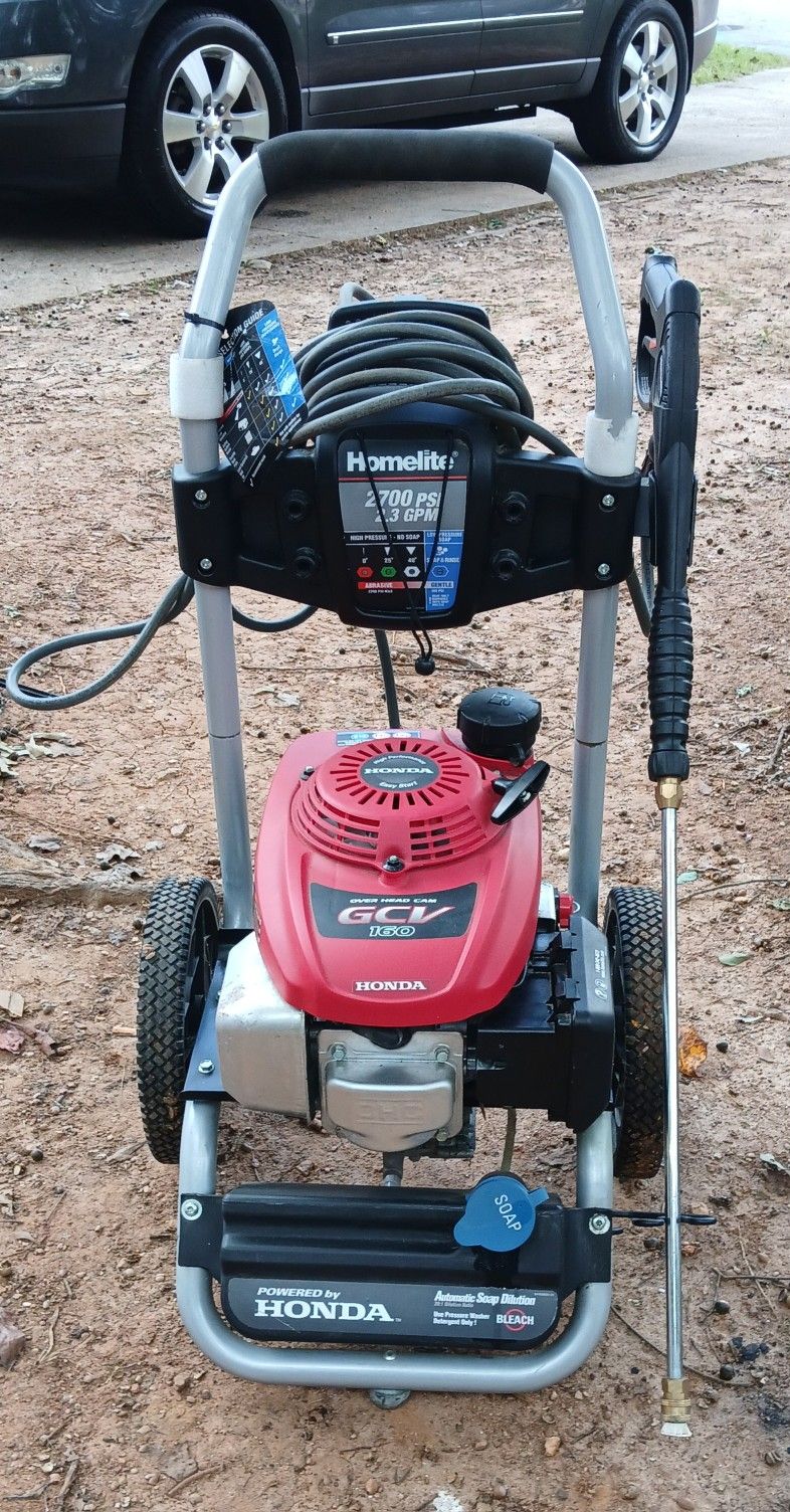 HOMELITE PRESSURE WASHER W/ HONDA MOTOR 2700PSI