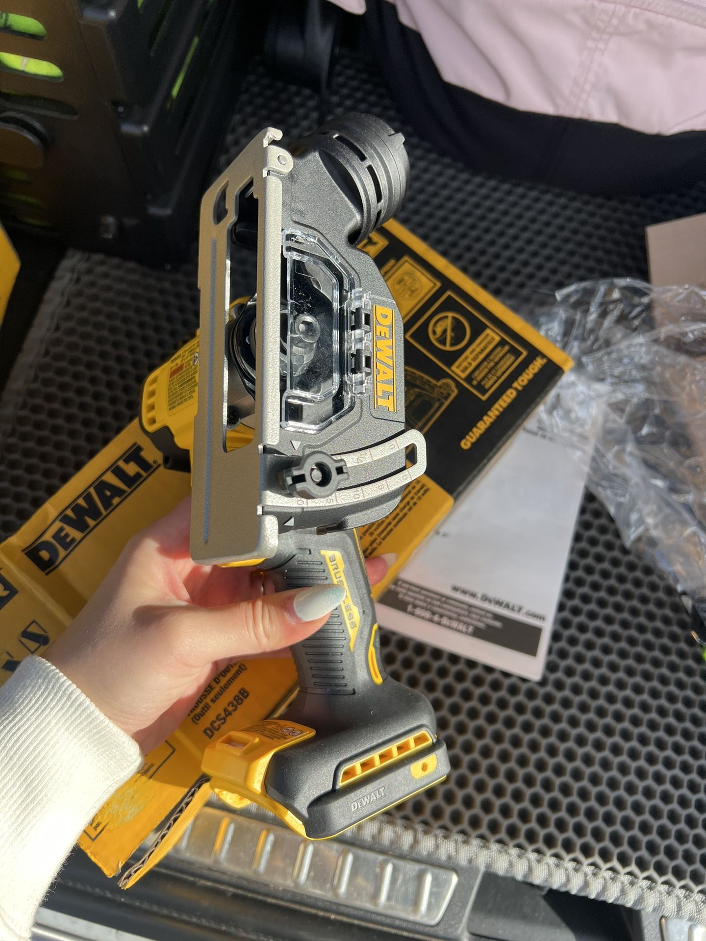 π₯ Brand NEW & DEWALT - DCS438B, 3" Cut Off Tool, 20V Brushless XR.