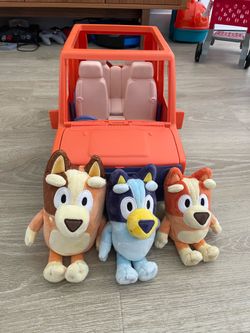 Bluey Car with Plush Characters