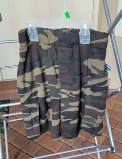 NEW...BOYS SIZE 6/7 CAMOUFLAGE SHORTS