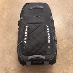 Oakley Rolling Duffel / Travel Bag – Excellent Condition