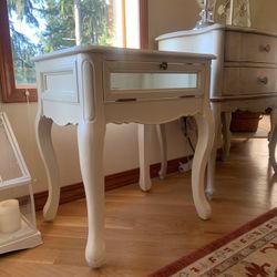 Beautiful Pier 1 Off White Table With Storage 