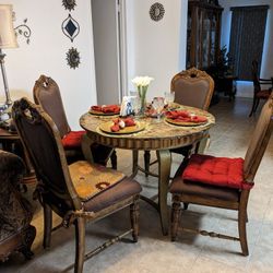 Dining Table and 4 Chairs 