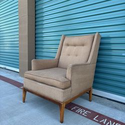 1950s MCM Classic Highback Lounge Chair •FREE DELIVERY•