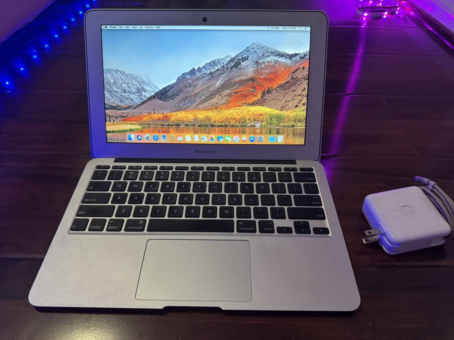Macbook Air 11inch ,2010