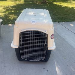 Medium-large pet kennel/crate