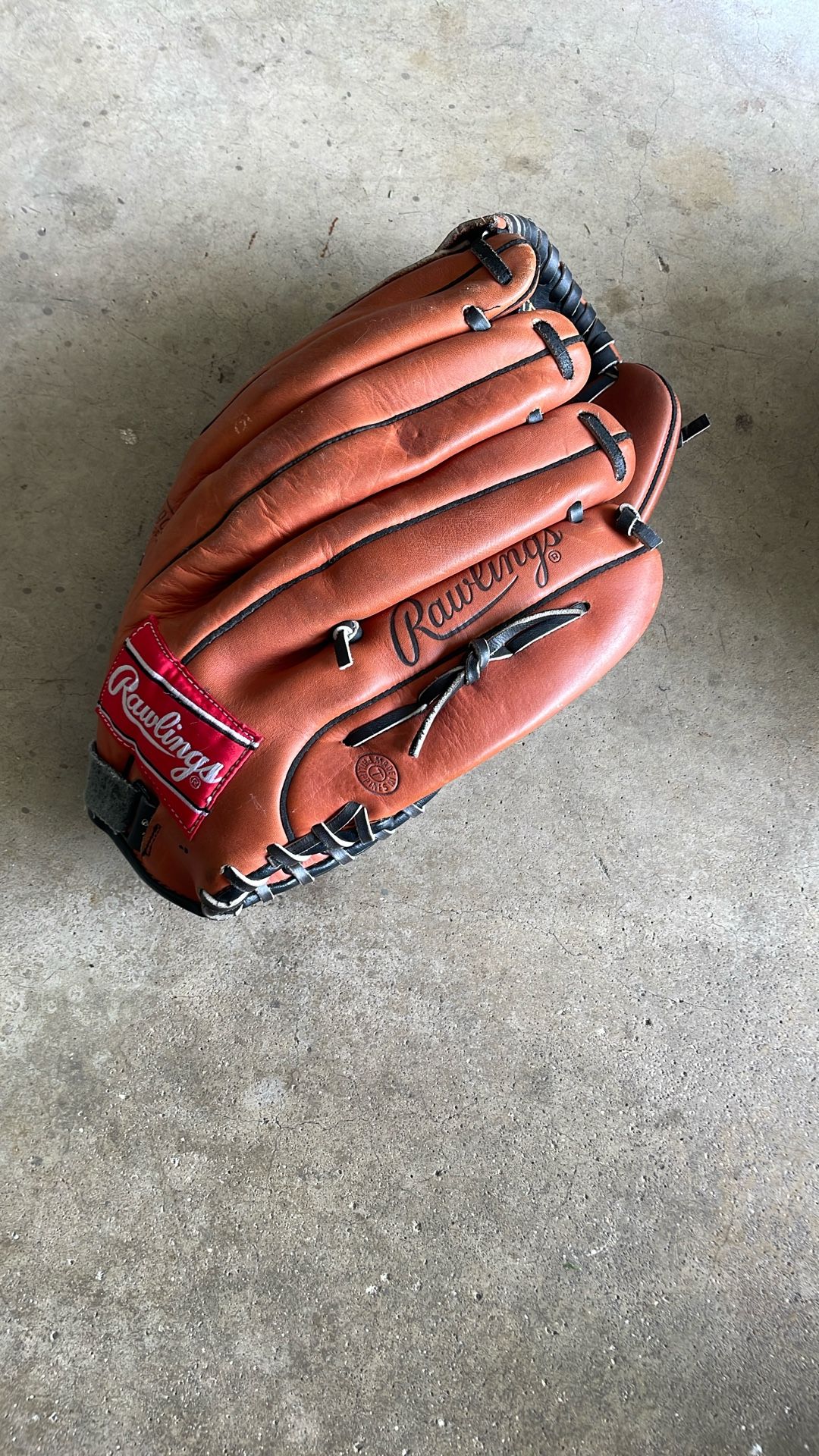 Rawlings Baseball Glove Lefty