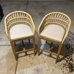 Outdoor/Indoor Rattan Bar Stools (2pc) - BRAND NEW