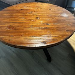 Aged Pine Wood Coffee/Cocktail Table