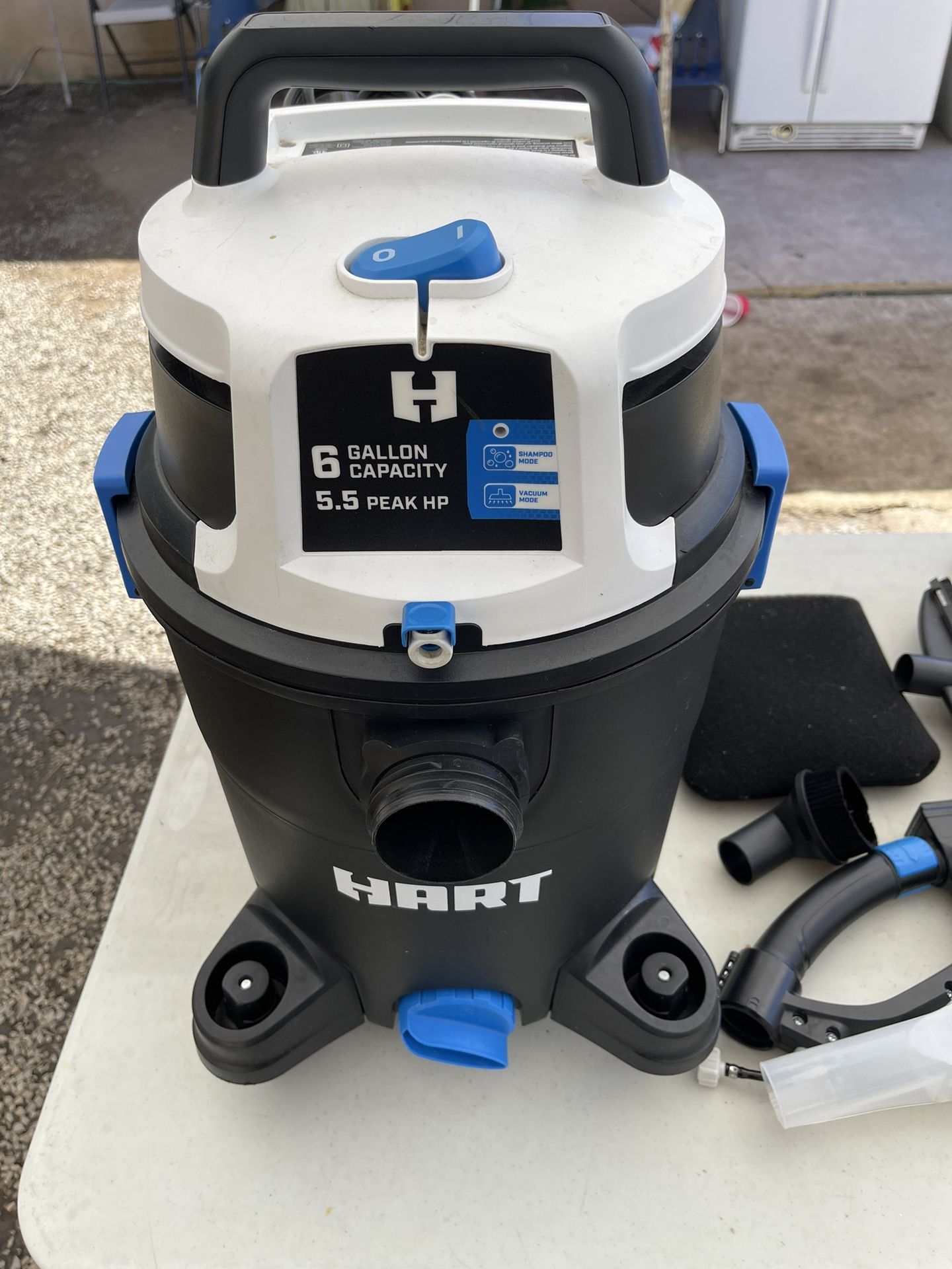 HART 3-in-1 Wet/Dry Shampoo Vac, 6 Gallon 5.5 Peak HP Vacuum Cleaners
