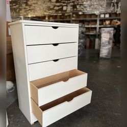 Dresser/ Five drawers dresser
