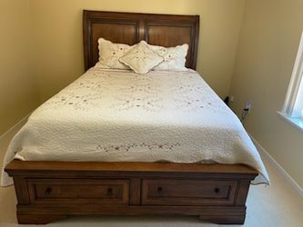 Queen Size Bedroom Set Headboard Footboard Hardwood