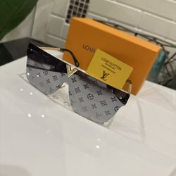 Louis Vuitton Sunglasses (Send Offers)