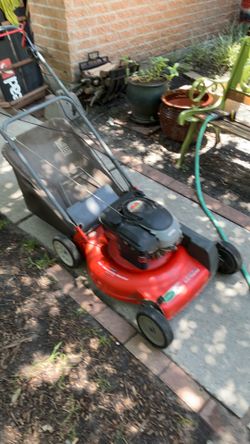 Scott’s self propelled lawnmower with bag
