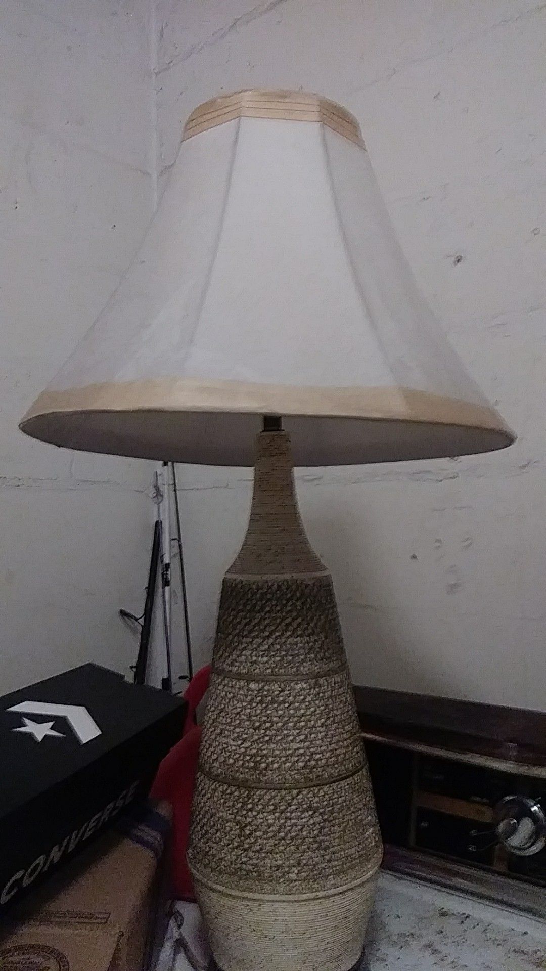 Table lamp