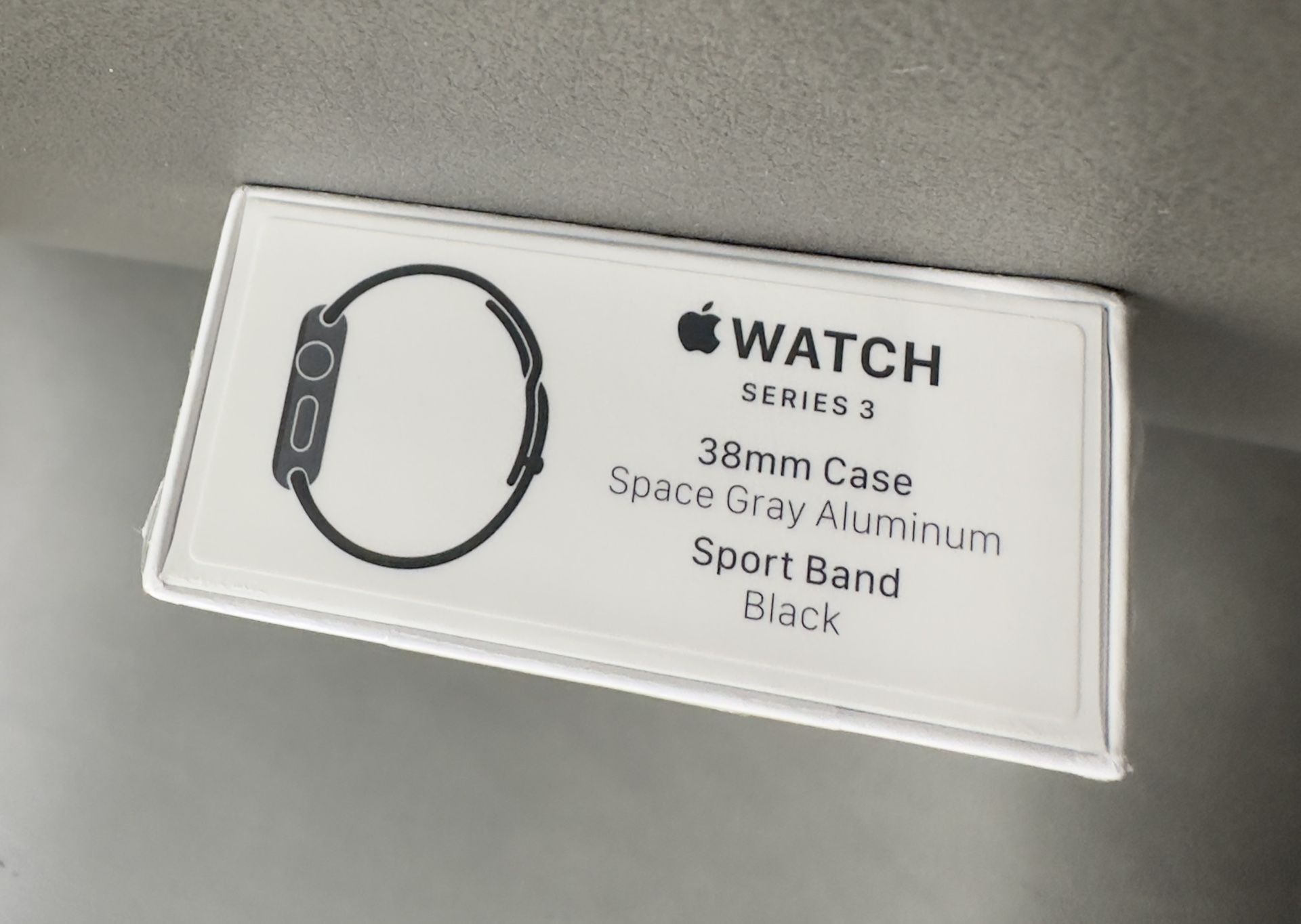 Apple Watch Series 3, 38mm Case Space Gray aluminum