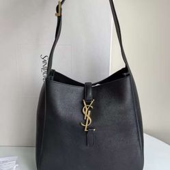 LE5A7 gold Logo hook bag