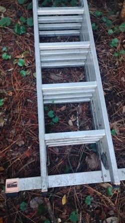 12 foot Aluminum Extension Ladder