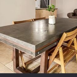 Dining Room Table & 4 Chairs