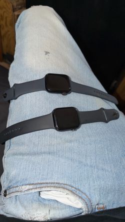Apple Watch with Gray Sport Band – Lot of 2