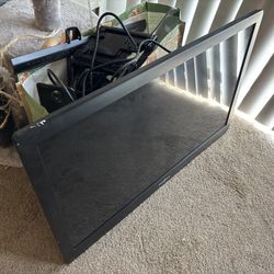 31" TV INSIGNIA For Sale