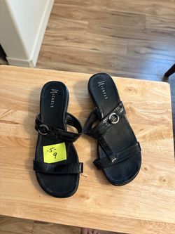 Women’s sandals -5-