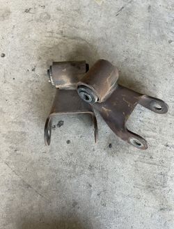 Shackles GMC/ Chevy 99 And UP