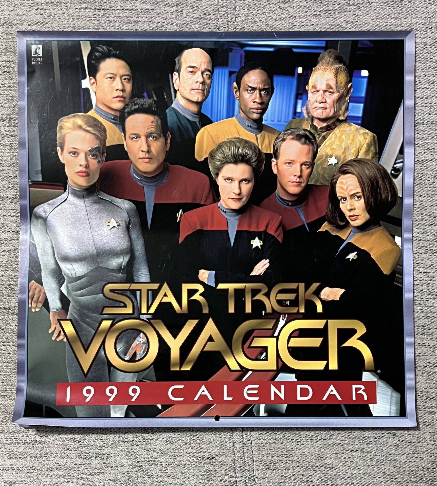 Vintage Star Trek Voyager 1999 Calendar for Sale in Wylie, TX