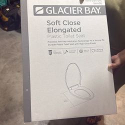 Soft Close Plastic Toilet Seat 