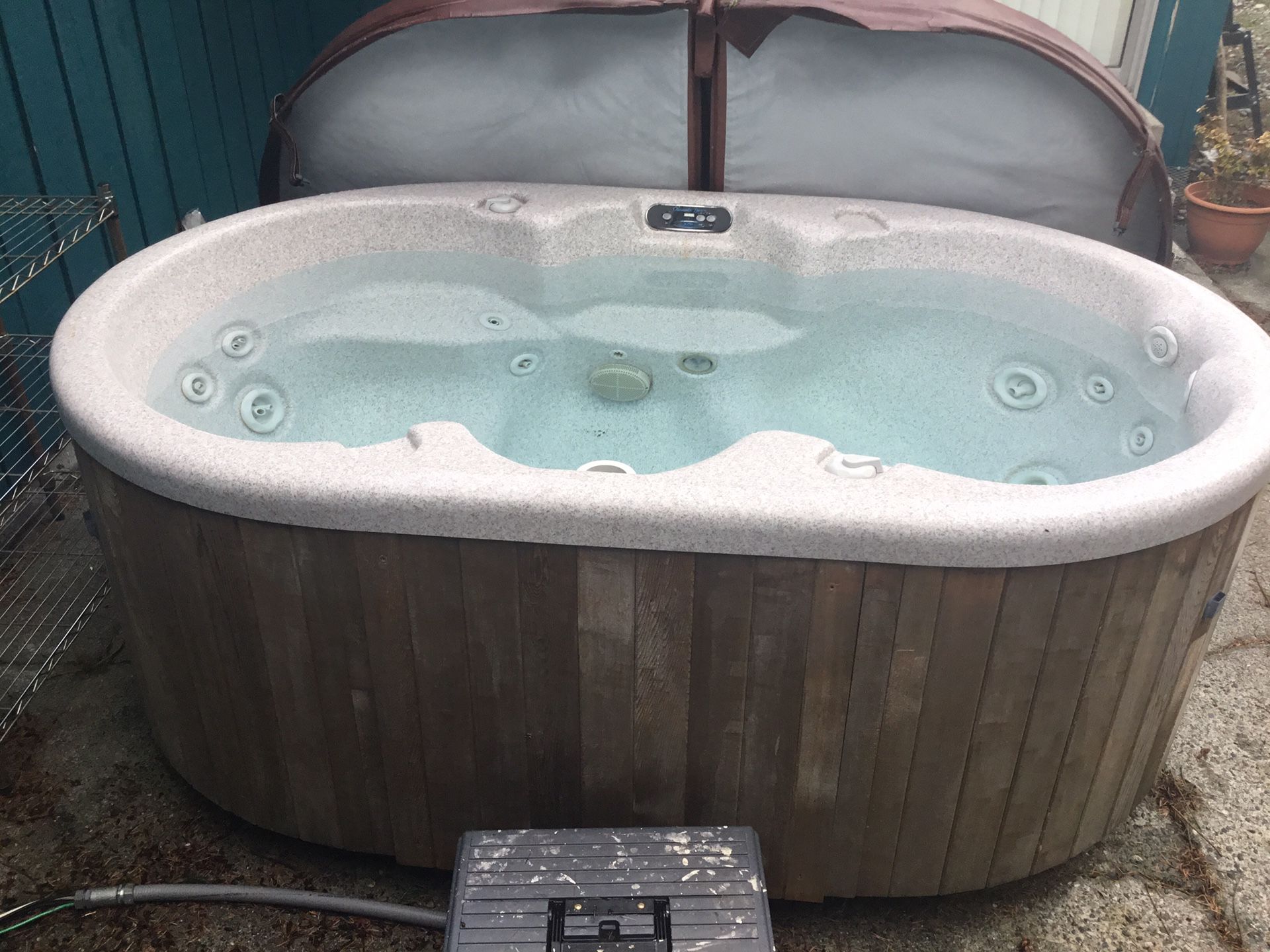 Two person hot tub for Sale in Everett, WA OfferUp
