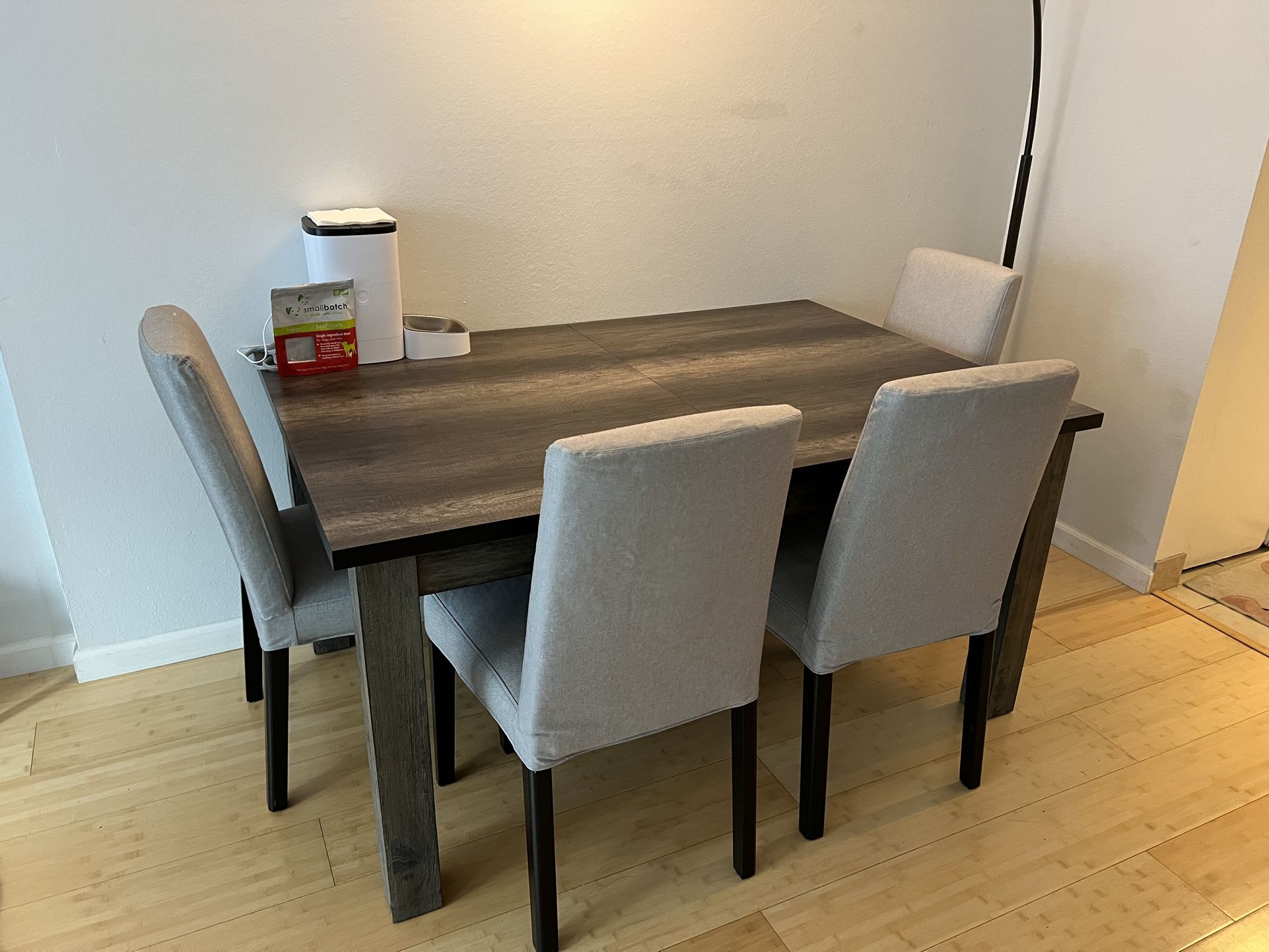 Extendable Dining Table