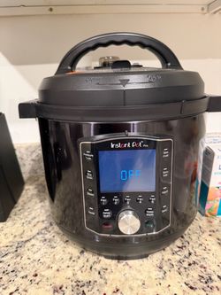 Instant Pot Pro Matte Black Duo 8 QT