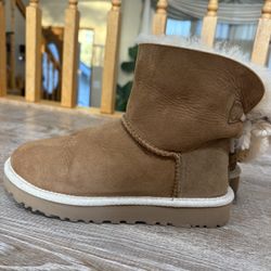 Ugg Size 5 Mini Selene Brown