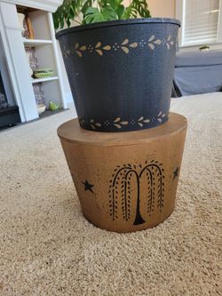 Stacking storage decor