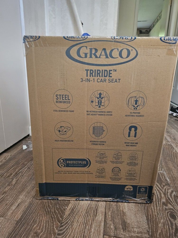 The Graco TriRide 3-in-1 Convertible Car Seat in Kipling is a versatile car seat that can be used in three different modes to accommodate a ch