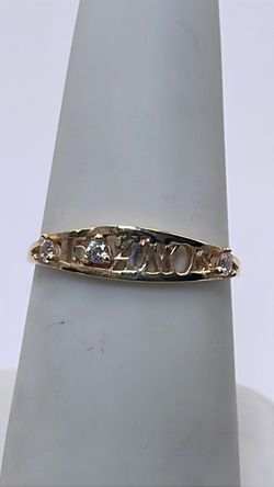 14k gold quinceañera ring with CZ