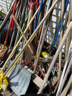 Lawn and garden hand tools