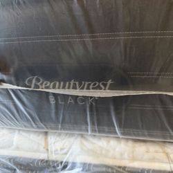 California King Size Bed Mattress Beautyrest Black B Class Extra Firm Series World Class Hybrid Cooling Serta Sealy Stearns & Foster Purple Restore 