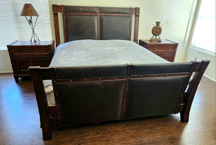 Ashley King Sleigh Bed Set (Rustic Finish) 