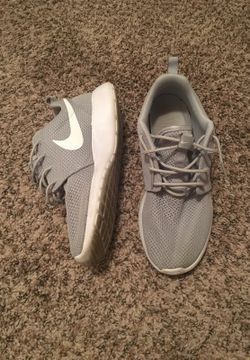 Nikes size 8.5