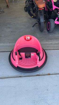 Kids Electric Bumper Car Ride-On w/ Music & USB (Pink)